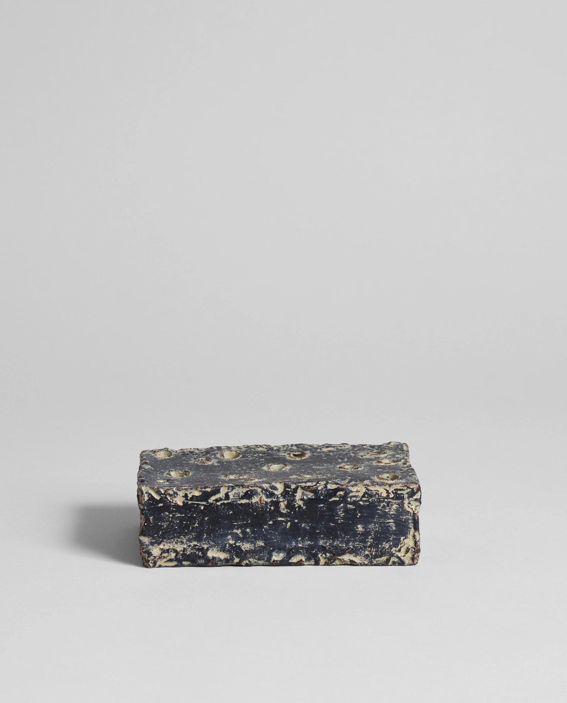 Atuto Bloomist Ceramic Frog Block Grey Patina Rectangle