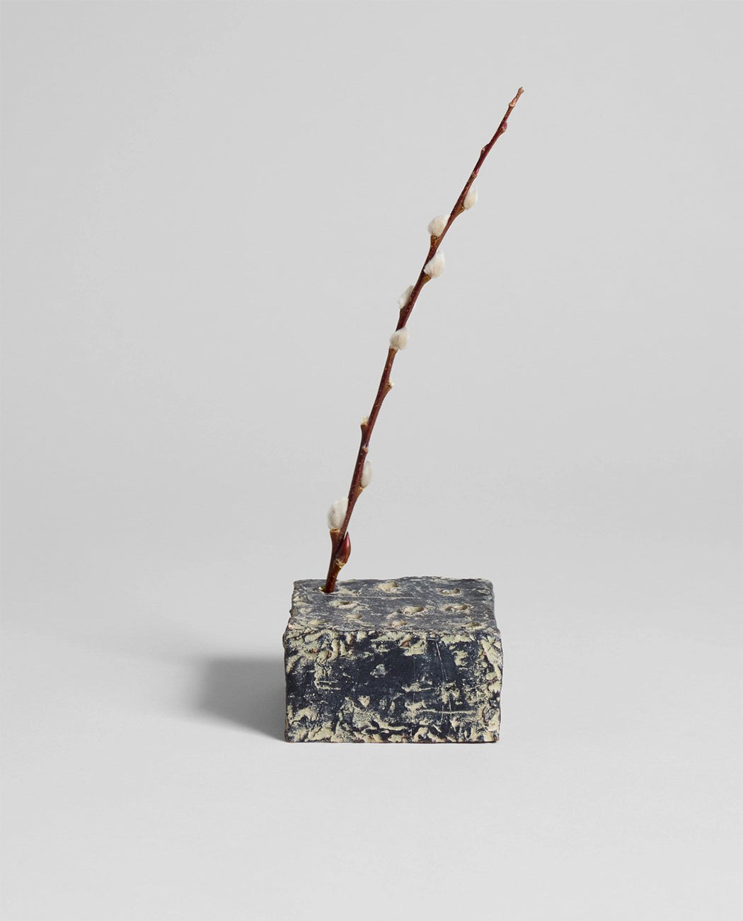 Atuto Ceramic Frogs Block Square Grey Patina