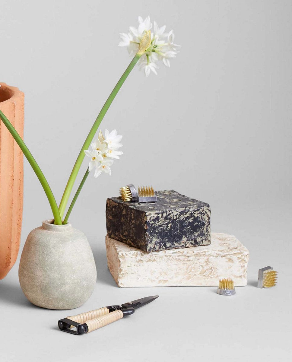 Atuto Niwaki Ceramic Frog Block Mini Kenzan Set